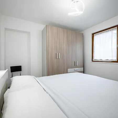 At Two Steps From The Lakeside - Larihome A29 * גראבדונה