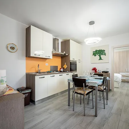 דירה At Two Steps From The Lakeside - Larihome A29 *