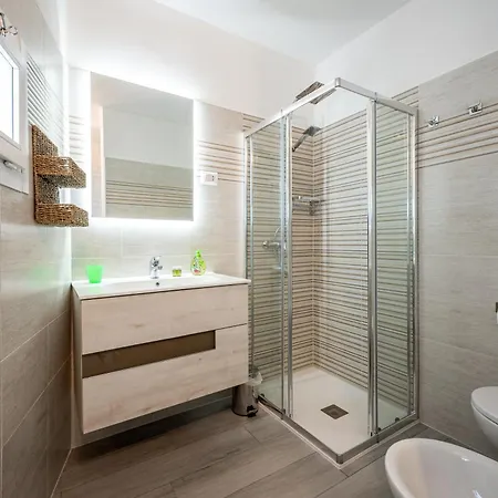 At Two Steps From The Lakeside - Larihome A29 그라베도나