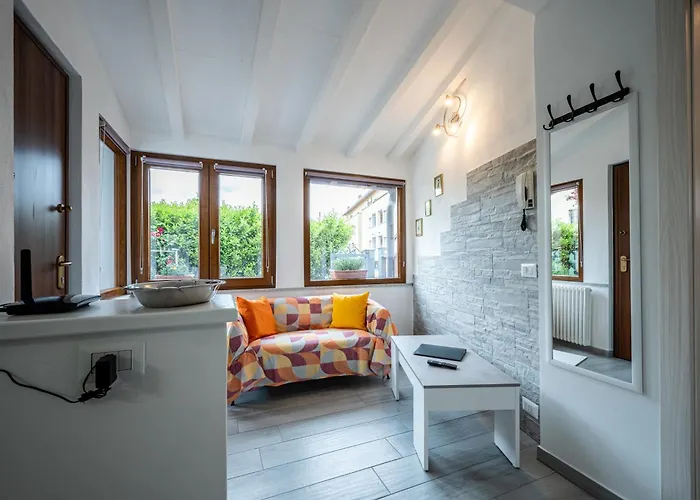 At Two Steps From The Lakeside - Larihome A29