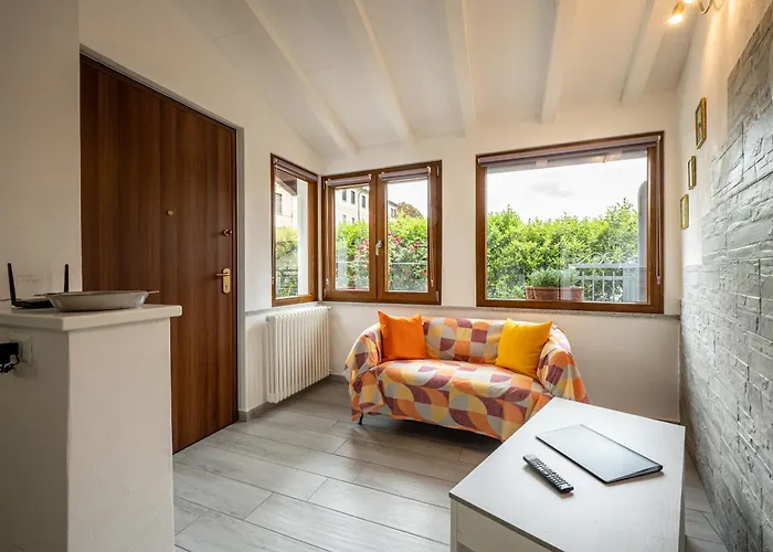 At Two Steps From The Lakeside - Larihome A29