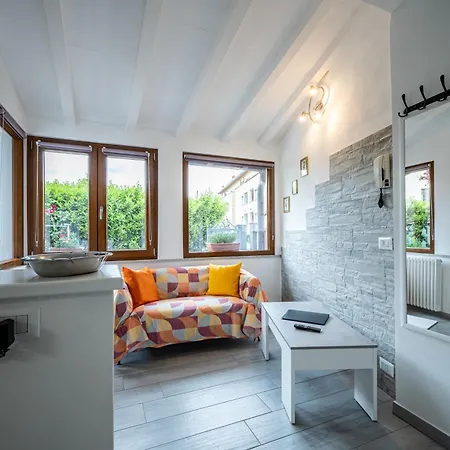 At Two Steps From The Lakeside - Larihome A29